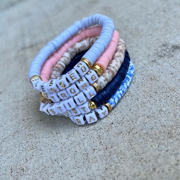 These words ❤️ Handmade heishi bracelets - Picture 2 of 3